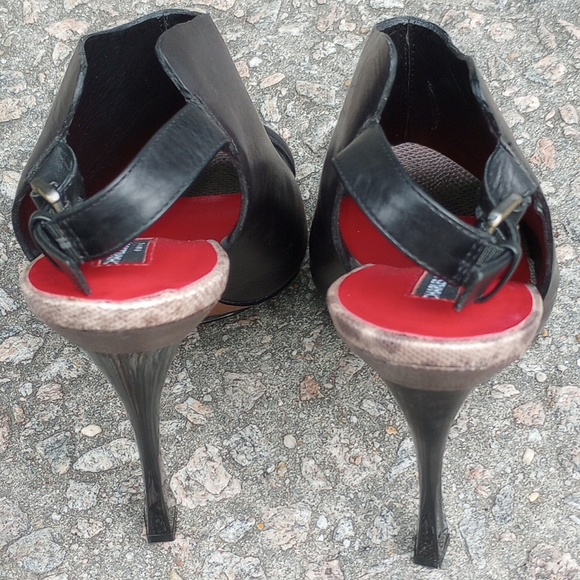 Charles Jourdan Geni Slingback Heels (pre-loved) - Picture 3 of 9